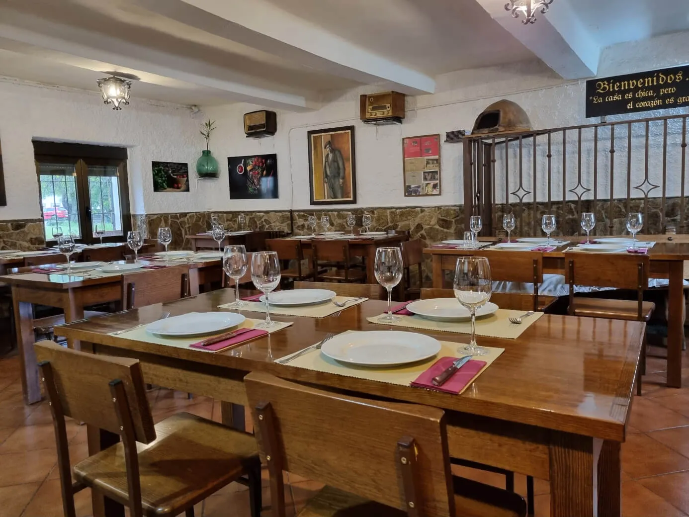 Comedor principal de Antiguo Mesón Fuentebuena 